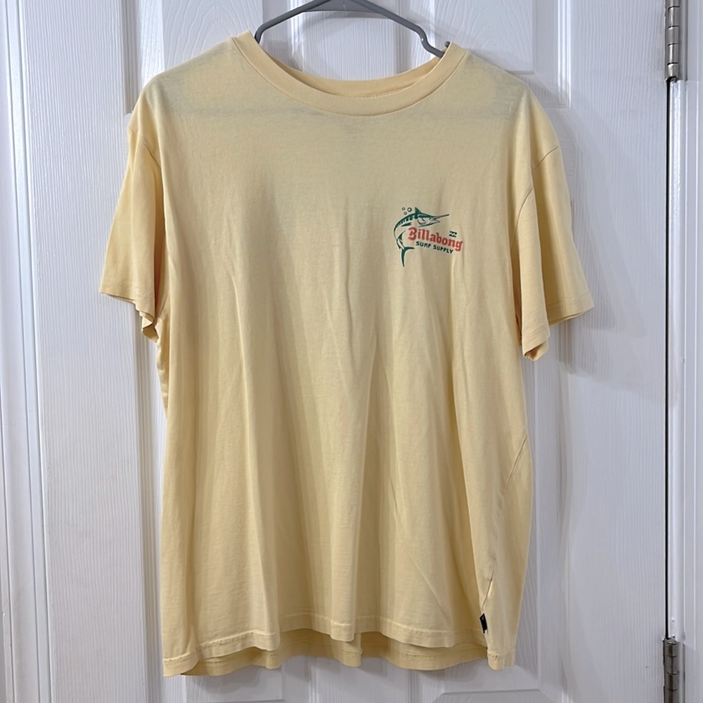 Men’s size medium Billabong Tshirt